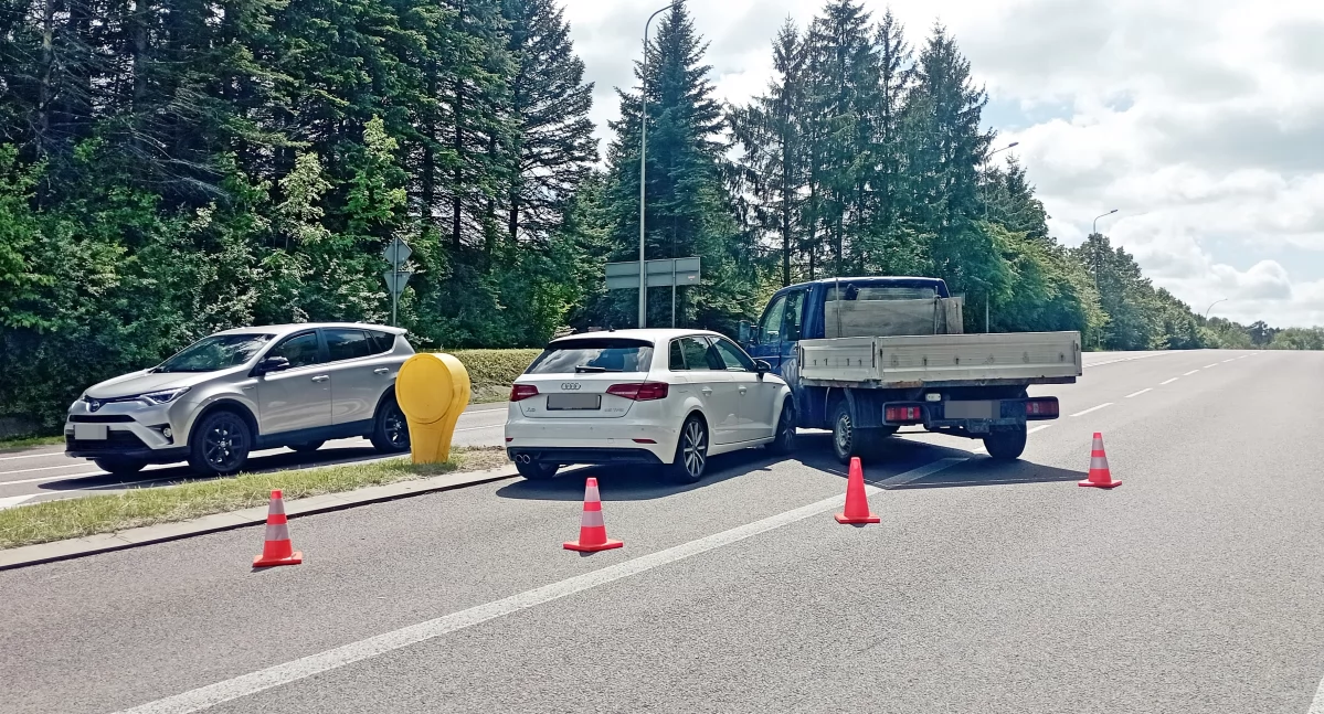 Żołnierze wracali z poligonu. Około g. 12.30 byli na ul. Krakowskiej bezpośrednimi świadkami kolizji drogowej, w której wzięły udział dwa pojazdy. Fot. 20. Przemyska BOT