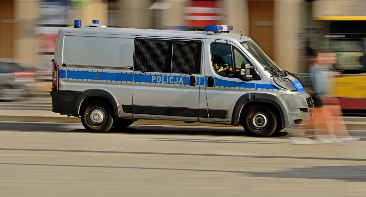 Kronika policyjna, Życie latki mogło zagrożone Dzięki szybkiej rekacji policji udało odnaleźć udzielić pomocy - zdjęcie, fotografia