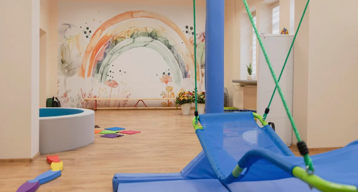 Zakup systemu do nowoczesnej terapii uzupełni dotychczasową ofertę jarosławskiej Poradni Psychologiczno-Pedagogicznej – jednej z nielicznych placówek, która bezpłatnie świadczy profesjonalną pomoc psychologiczno-pedagogiczną i terapeutyczną na terenie powiatu./ FOT. FB Poradni Psychologiczno-Pedagogicznej w Jarosławiu