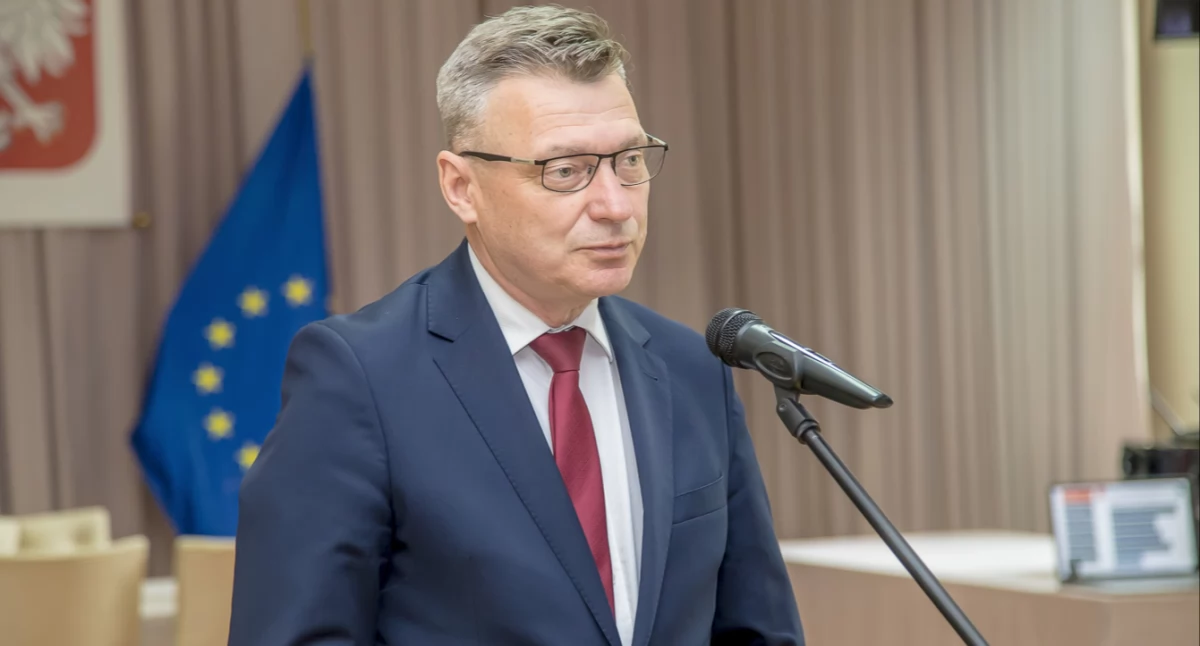 Mieczysław Piziurny podziękował swoim współpracownikom za dobrze wykonaną pracę nad realizacją ubiegłorocznego budżetu. – Oby kolejne nie były gorsze, a nasza współpraca układała się jak najlepiej – podsumował. / FOT. UM Radymno