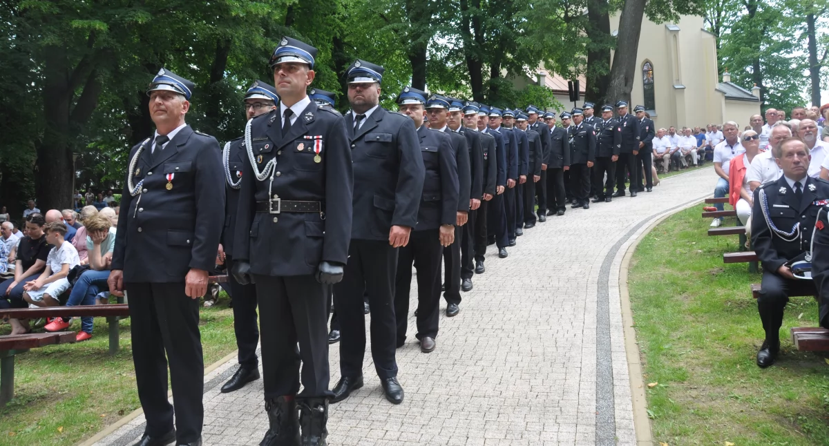 Pierwsze próby utworzenia jednostki gaśniczej w Świebodnej rozpoczęły się tuż po I Wojnie Światowej, a w 1925 r. Ochotnicza Straż Pożarna w Świebodnej rozpoczęła oficjalnie swoją działalność. Na początku ochotnicy pracowali w bardzo prowizorycznych warunkach, nie mieli własnego sprzętu ani remizy. Do gaszenia pożarów przybywali z własnymi wiadrami, bosakami i widłami. Dzisiejsi ochotnicy dysponują profesjonalnym sprzętem umożliwiającym skuteczne działania ratowniczo – gaśnicze./Fot. materiały or