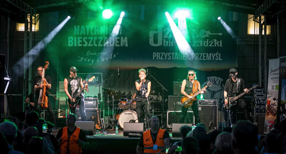 Gwiazdą imprezy była legenda polskiego punk rocka – zespół KSU z Ustrzyk Dolnych. Fot. UM Przemyśl