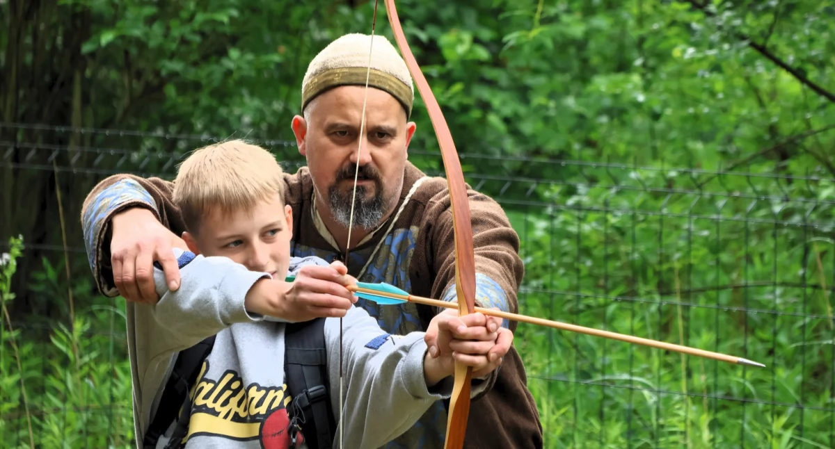 Na uczniów czekały warsztaty ceramiczne, łucznicze i zajęcia w zaaranżowanych wykopaliskach archeologicznych./ FOT. UG Radymno