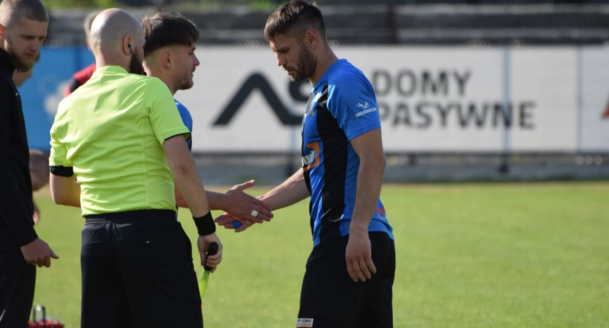 Brak pełnosprawnego Wojciecha Reimana (z prawej) był wielkim problemem trenera Bogdana Zająca i jego zespołu. Fot. Dominik Budzowski