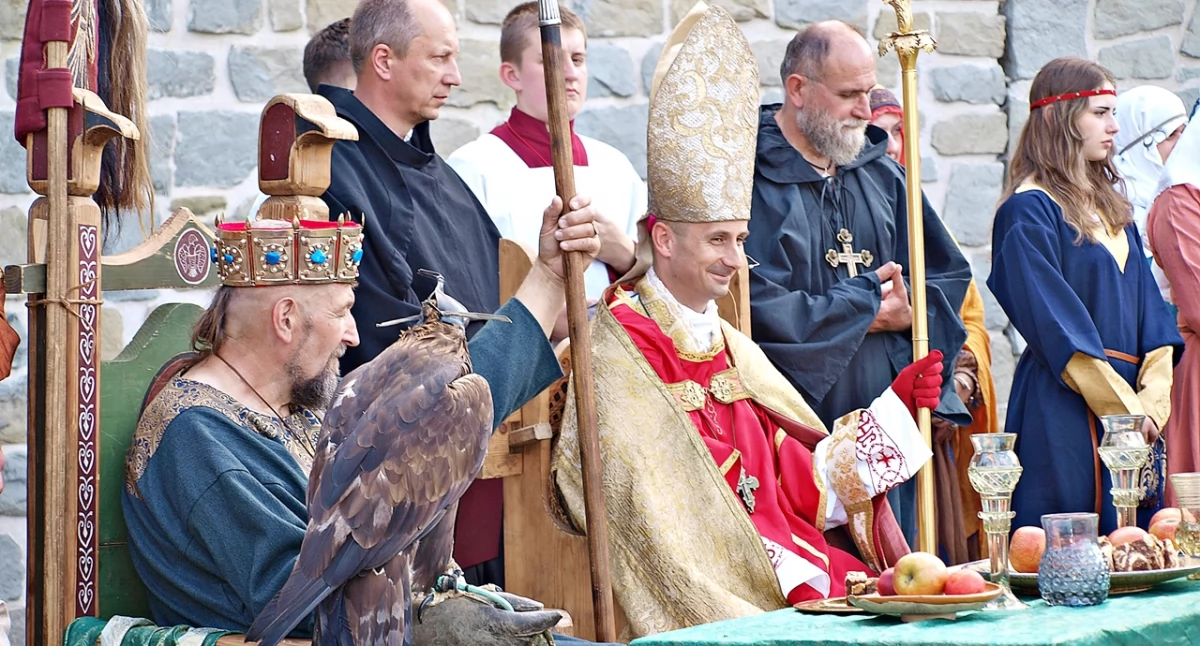 22 czerwca br., dziedziniec Zamku Kazimierzowskiego ożył tradycją i historią, zamieniając się w średniowieczne królewskie obozowisko. Fot. Mariusz Godos