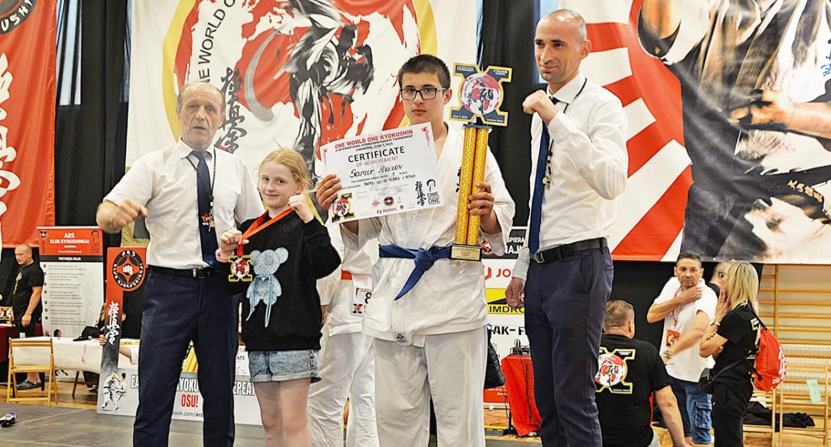 Samir Azizow i Irena Skyba w towarzystwie sensei Jerzego Makary (z lewej) i sensei Adriana Brykajły (z prawej). Fot. zbiory własne