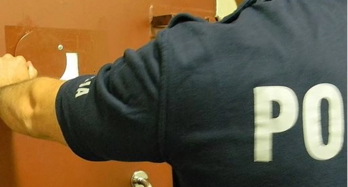 Młody mężczyzna usłyszał już zarzut dotyczący oszustwa, a na początku czerwca Sąd Rejonowy w Przemyślu, uwzględniając wniosek Prokuratury Rejonowej w Przemyślu, zastosował wobec sprawcy tymczasowy areszt na okres 3 miesięcy. / FOT. archiwum policji