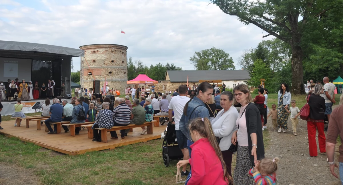 Wydarzenie, zorganizowane przez Centrum Kultury, Sportu i Turystyki w Pruchniku oraz Gminę Pruchnik, przyciągnęło wielu mieszkańców i gości z regionu./Fot. CKSiT w Pruchniku 
