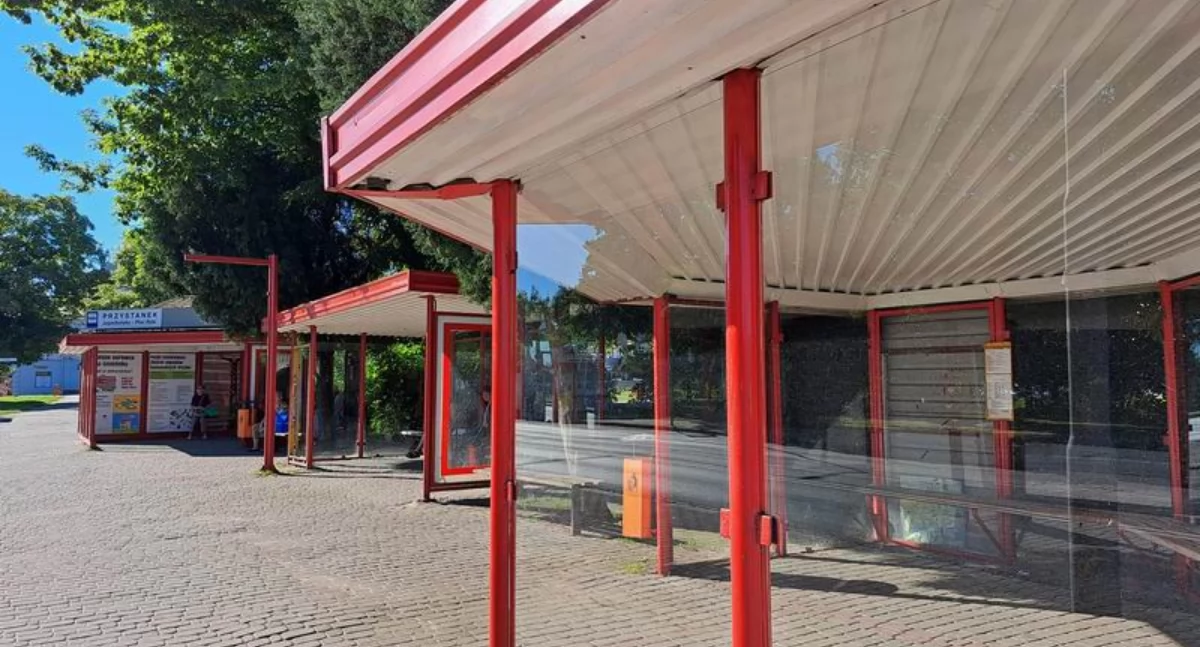 Plany budowy nowych wiat, którymi chwalono się w styczniu 2023 r., utknęły w martwym punkcie mimo gotowej dokumentacji projektowej. Samorząd kolejny raz złożył deklarację, że zechce w tej sprawie sięgnąć po fundusze zewnętrzne./ FOT. U. Gielo