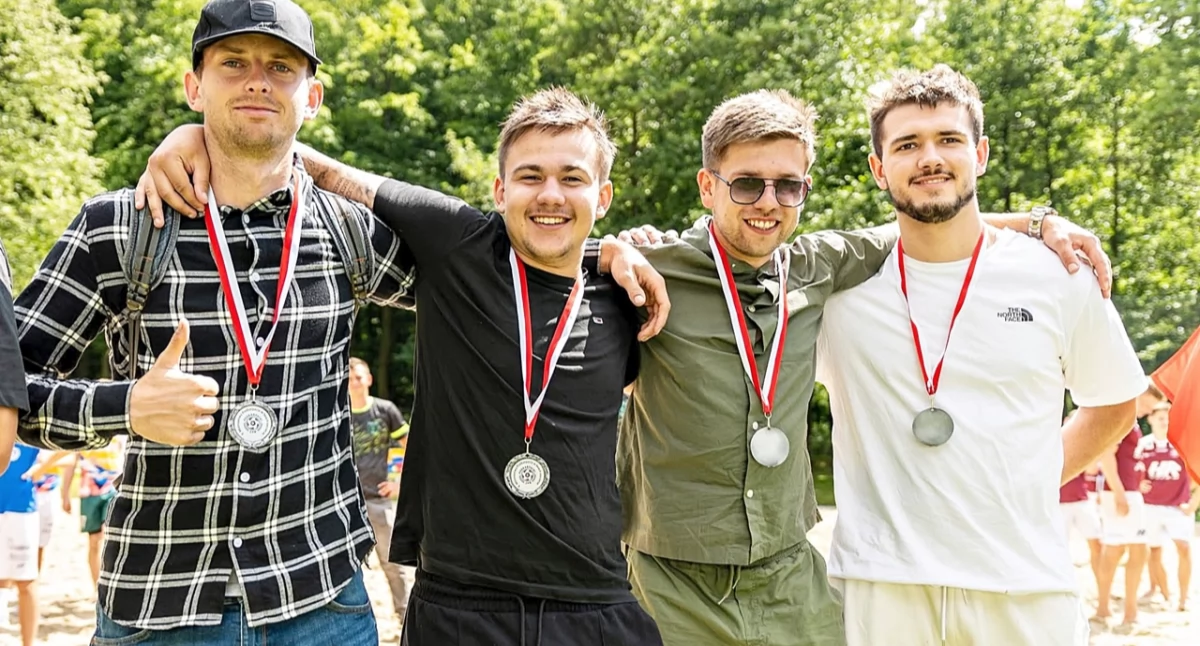 Część srebrnej ekipy Tech-Project Futsal Team Jarosław, która wywalczyła w Łańcucie wicemistrzostwo Podkarpacia. Fot. Podkarpacki ZPN