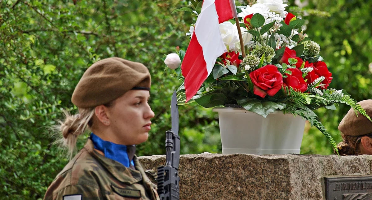 Przy Grobie Wołyńskim na Cmentarzu Wojskowym w Przemyślu odbyła się uroczystość patriotyczna z udziałem Kompanii Honorowej Wojska Polskiego. Fot, Mariusz Godos
