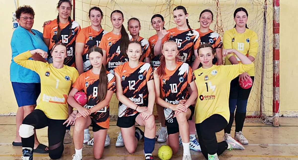 Zespół San JKS Jarosław z rocznika 2011, czyli 16-latki, zajęły we Włoszech 6. miejsce w swojej grupie. Fot. San JKS Jarosław