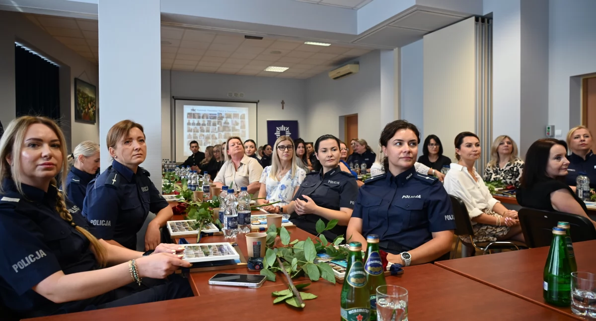 W trakcie wydarzenia nie szczędzono słów uznania dla profesjonalizmu pań z zaangażowaniem realizujących przydzielone im zadania./ FOT. Starostwo Powiatowe w Jarosławiu