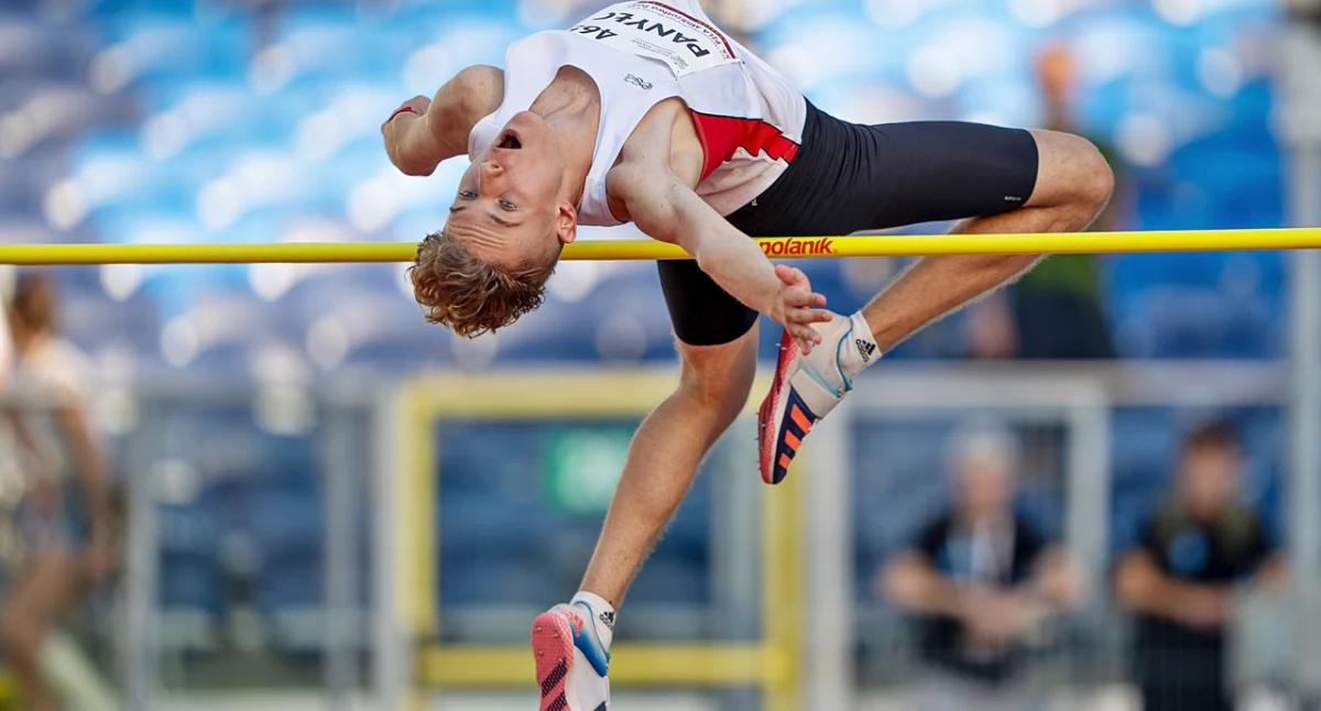 Patryk Panyło pokonał we Włocławku poprzeczkę na wysokości 196 cm. To dało mu brązowy medal. Fot. zbiory własne