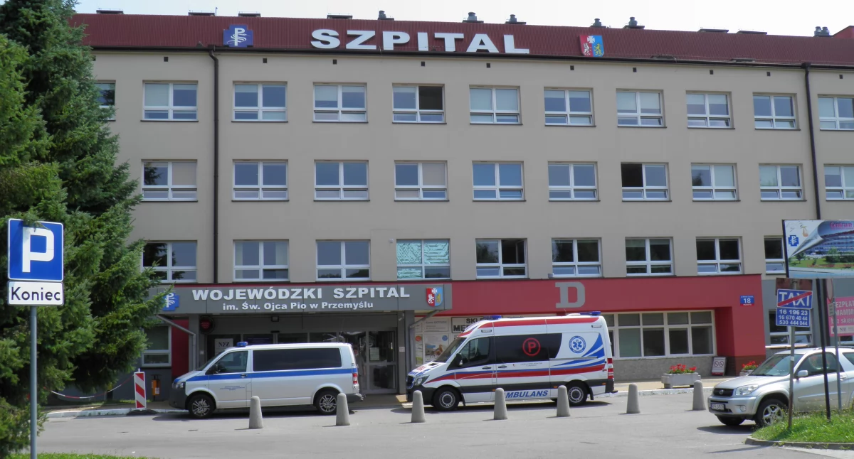 W okresie od 28 lipca do 17 sierpnia nastąpiło czasowe zaprzestanie działalności leczniczej Oddziału Otolaryngologicznego z Pododdziałem Laryngologii Dziecięcej. Szpital zapewnia, że jego podłożem nie są braki kadrowe, lecz prace remontowo-modernizacyjne. Mimo rezygnacji dwóch lekarzy oddział obsadzony jest zgodnie z obowiązującymi normami zatrudnienia – usłyszeliśmy. / FOT. U. Gielo