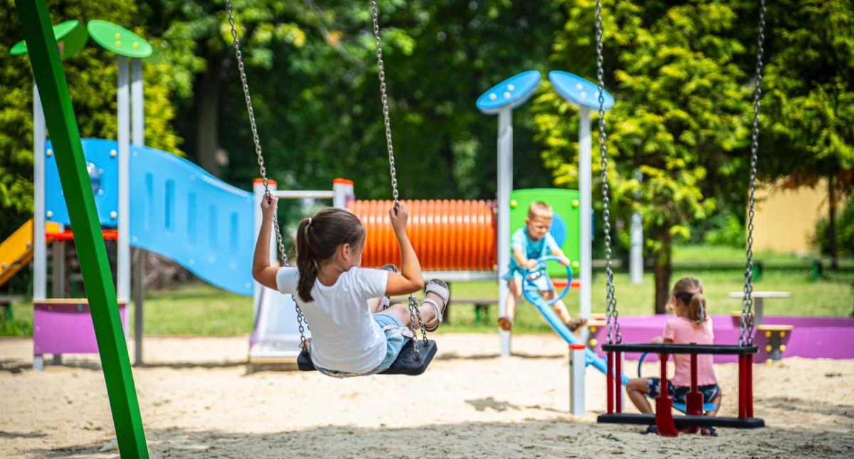 Na terenie gminy Radymno pojawią się w najbliższym czasie nowe place zabaw. Takie inwestycje planowane są w miejscowościach: Piaski, Duńkowice, Święte oraz Budzyń./ FOT. zdjęcie ilustracyjne