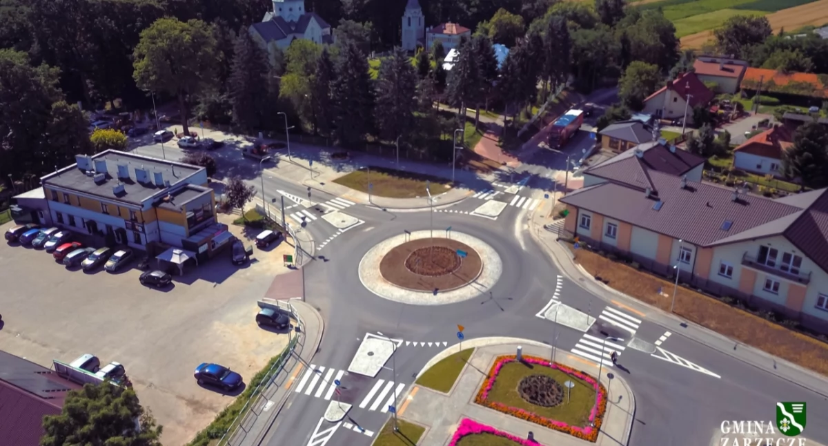Planowana data zakończenia robót w ramach tego zadania drogowego wyznaczona została wprawdzie na koniec września tego roku, ale wykonawcy – spółce PBI Infrastruktura – udało się skończyć przed czasem. / FOT. UG Zarzecze