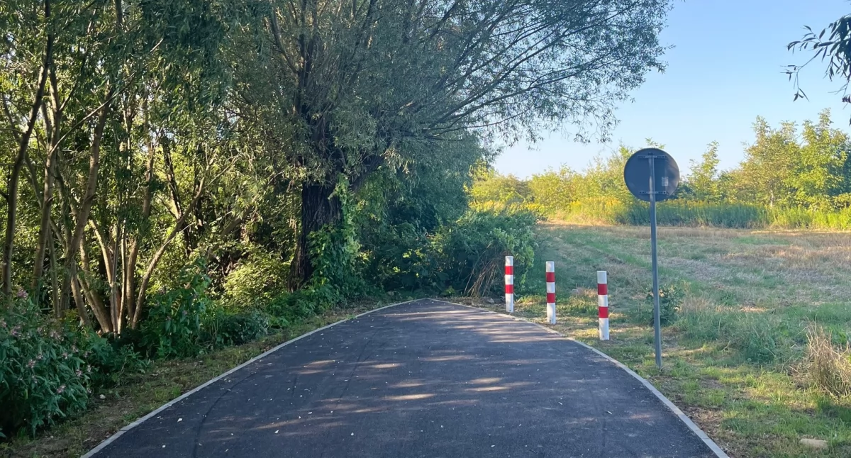 Nowa ścieżka rowerowa połączyć ma Bulwary nad Sanem z istniejącą trasą prowadzącą w kierunku Radawy. / FOT. UM Jarosław