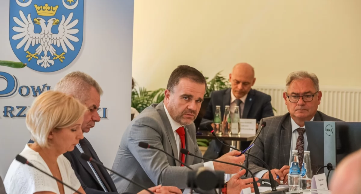 Dominującym tematem ostatniej sesji Rady Powiatu Przeworskiego była niewesoła sytuacja finansowa przeworskiego szpitala./ FOT. Starostwo Powiatowe w Przeworsku