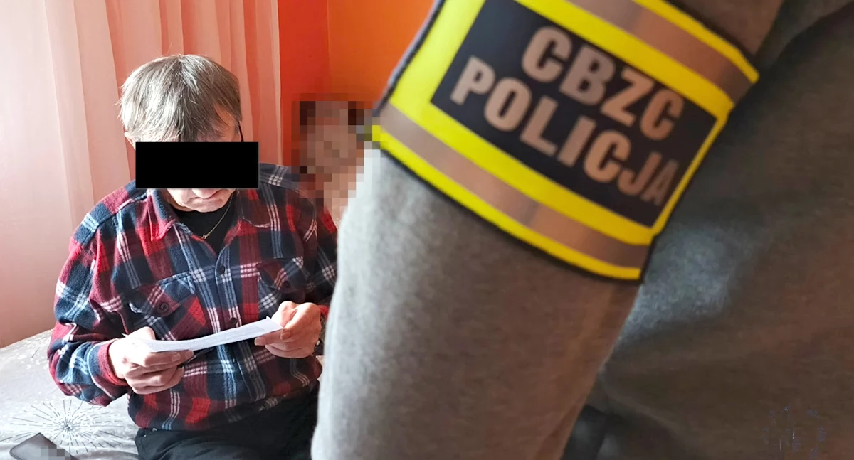 Gang rozbili policjanci z opolskiego Centralnego Biura Zwalczania Cyberprzestępczości. Jak przekazał rzecznik CBZC kom. Marcin Zagórski, na wątpliwe ogłoszenia policjanci natrafili w 2024 r. Fot. CBZC