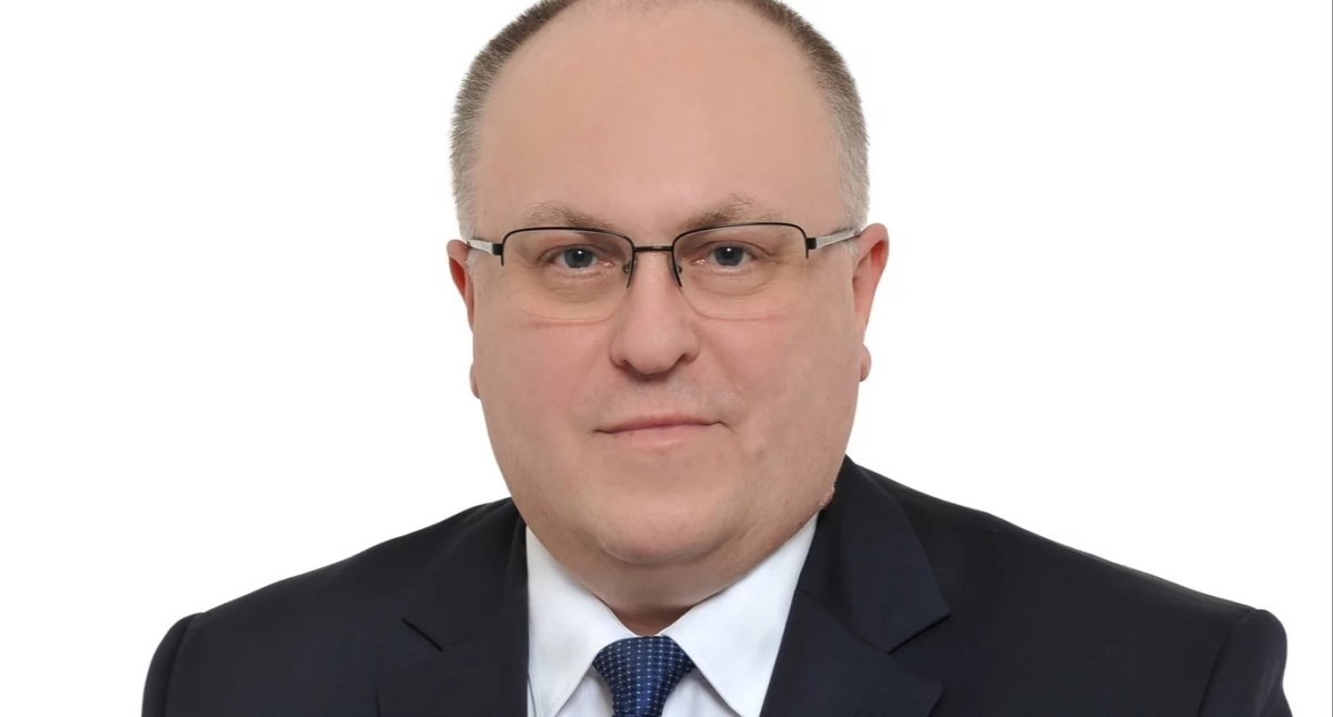 Leszek Kisiel burmistrzem Przeworska jest od 2014 r., kiedy zastąpił na tym stanowisku Marię Dubrawską-Lichtarską. W latach 2002 – 2010 był zastępcą burmistrza miasta nad Mleczką. W 2011 r., na trzy lata, został wicestarostą przeworskim. Od 19 grudnia 1997 r. do 31 grudnia 1998 r. był wojewodą przemyskim. Ostatnim wojewodą przemyskim przed administracyjną zmianą granic w Polsce.  Fot. zbiory własne
