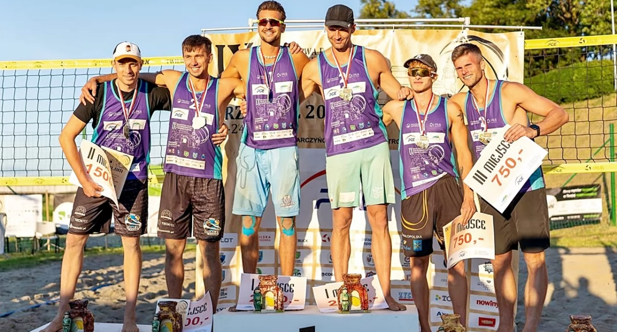 Pierwsze miejsce zajął duet Adrian Sdebel i Jakub Jetke, drugie – Kacper Wiśniewski – Paweł Burczak (OSP Krogulec). Trzecia lokata przypadła parze Mikołaj Drogoś i Grzegorz Białek. Fot. zbiory własne
