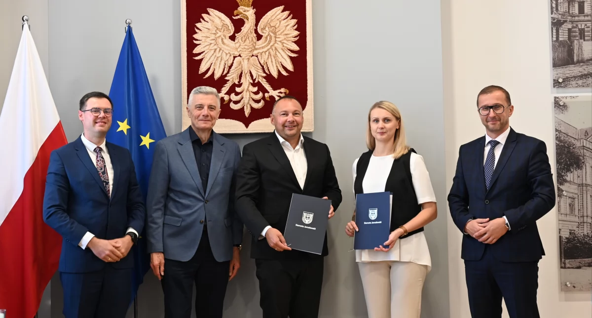 Umowa z wykonawcą w sprawie planowanych inwestycji parafowana została 8 września./ FOT. Starostwo Powiatowe w Jarosławiu