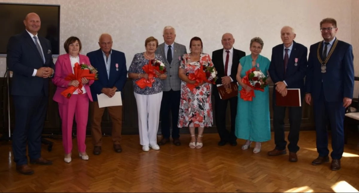 Złoci małżonkowie z gminy Przeworsk./Fot. UG Przeworsk