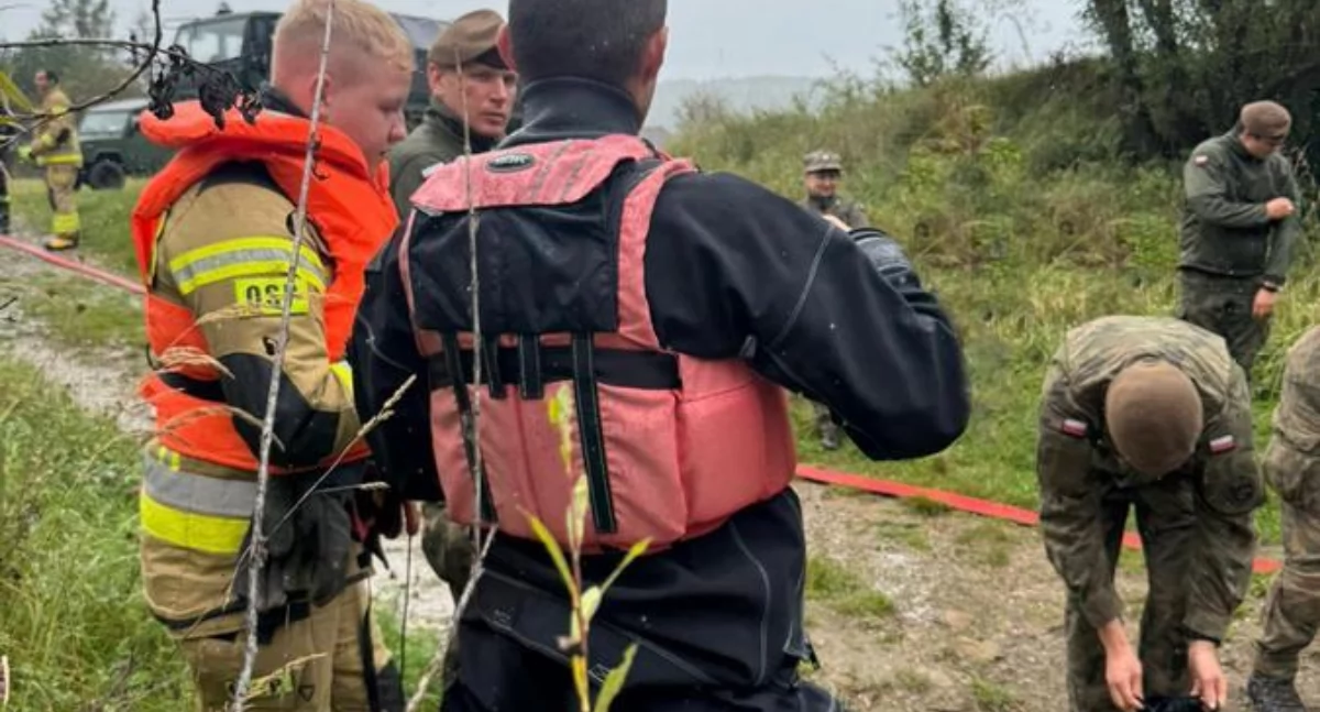 W trakcie szkolenia duży nacisk położono na czynności z zakresu metod ratownictwa wodnego. Fot. 20. PBOT