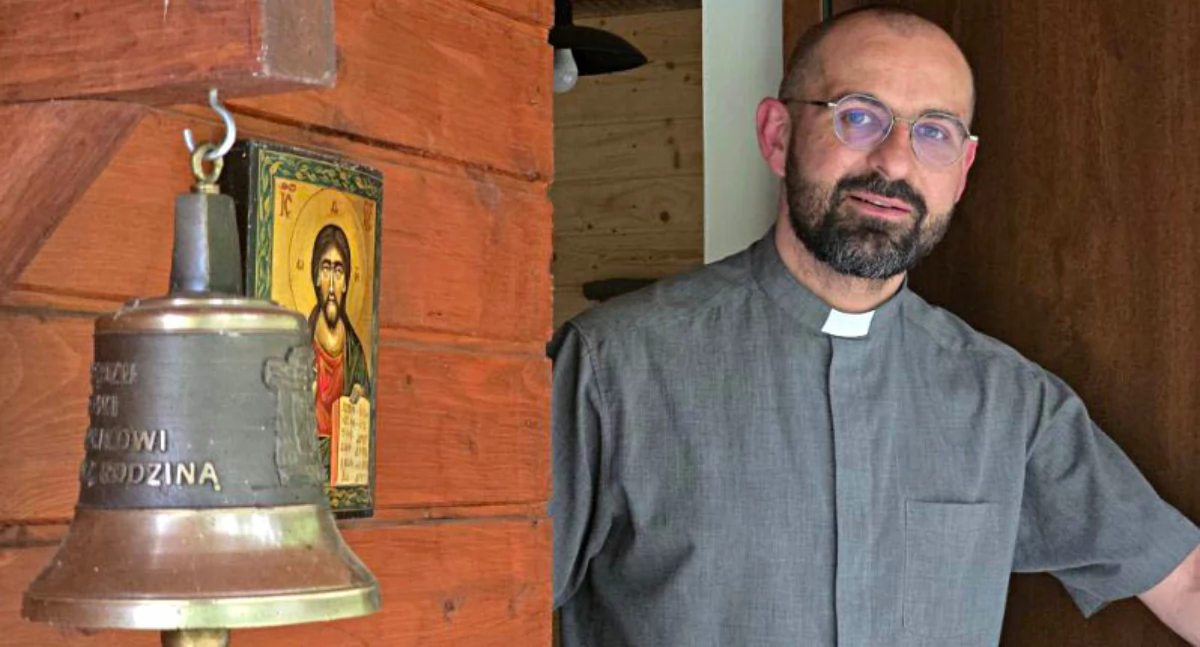 Ksiądz dr Rafał Szykuła w swojej pustelni w Drohobyczce./Fot. A.Wilgucki
