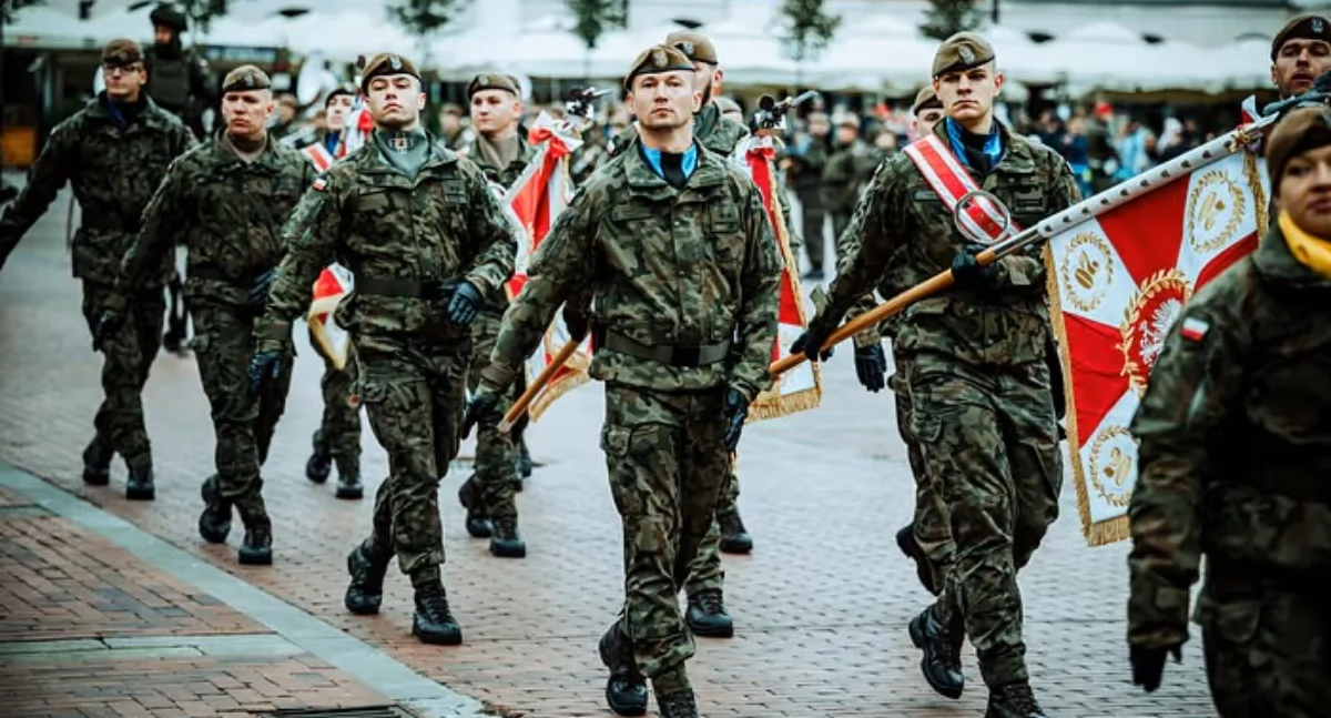 Uroczysta zbiórka 20. Przemyskiej BOT odbyła się 30 września br. na terenie kompleksu koszar przy ulicy Okrzei w Przemyślu. Fot. 20. Przemyska BOT