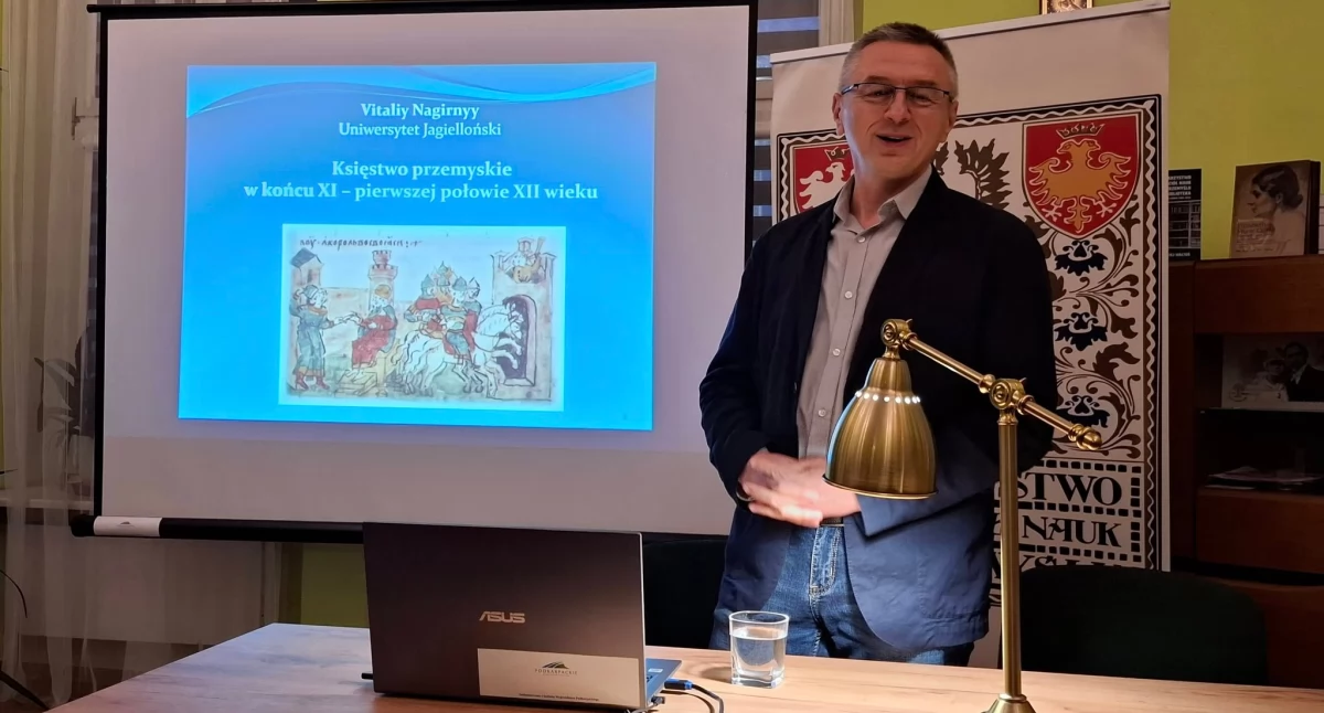 Dr Nagirnyy podczas prelekcji w TPN. /Fot. zw