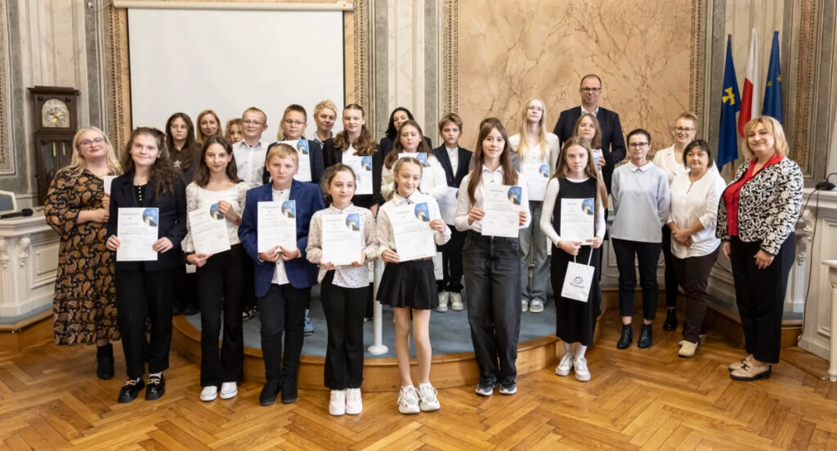 Uczestnicy konkursu literackiego „Królewski Przemyśl – moje miasto”./Fot. UM Przemyśl 