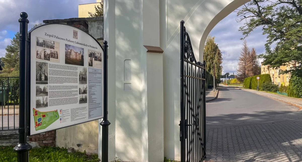 Turystyka, zabytki, Lubomirskich przystępny wszystkich - zdjęcie, fotografia