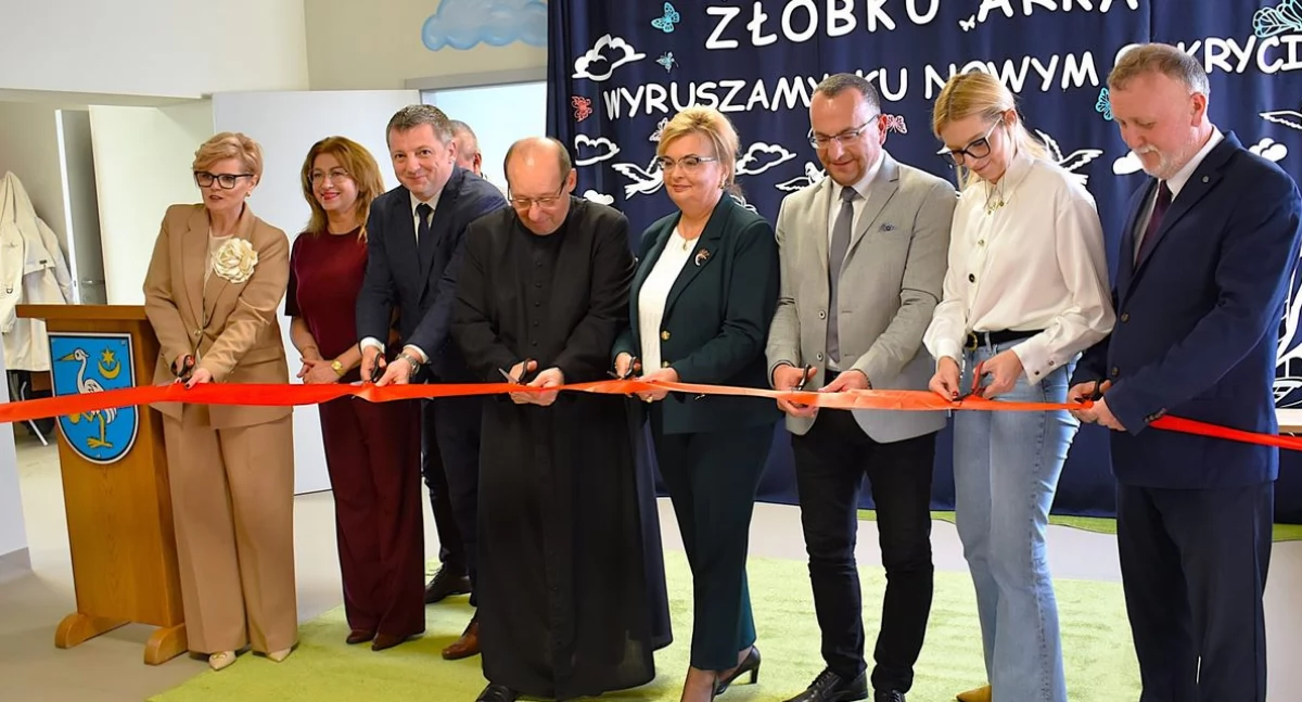 Otwarcie placówki przypieczętowało symboliczne przecięcie wstęgi./ FOT. Starostwo Powiatowe w Przemyślu