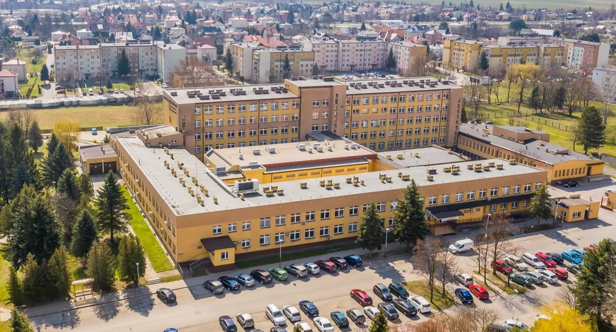 Za pozyskane pieniądze szpital w Przeworsku zakupi nowoczesny sprzęt medyczny dla oddziału kardiologicznego, co ma się przełożyć na poprawę jakości świadczeń i zwiększenie bezpieczeństwo leczenia pacjentów kardiologicznych./ FOT. Starostwo Powiatowe w Przeworsku