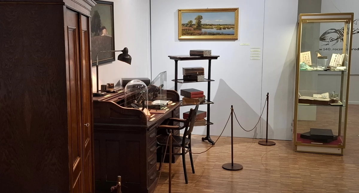 Fragment wystawy o Tadeuszu Trelli w MNZP, której kuratorką jest mgr Bożena Mocarska-Szwic.