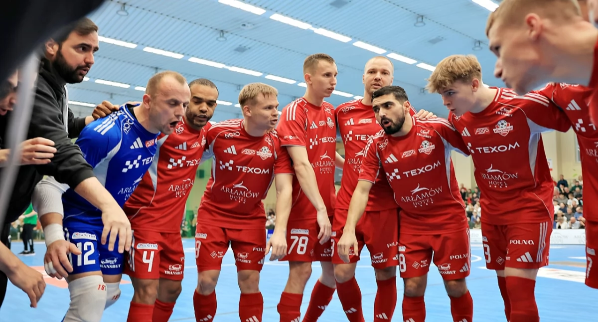 Texom Eurobus Przemyśl, wygrywając mecz z Piastem Futsal Gliwice, wywalczy sobie potężny bufor bezpieczeństwa przed niezwykle trudną II rundą fazy zasadniczej. Fot. Texom Eurobus Przemyśl