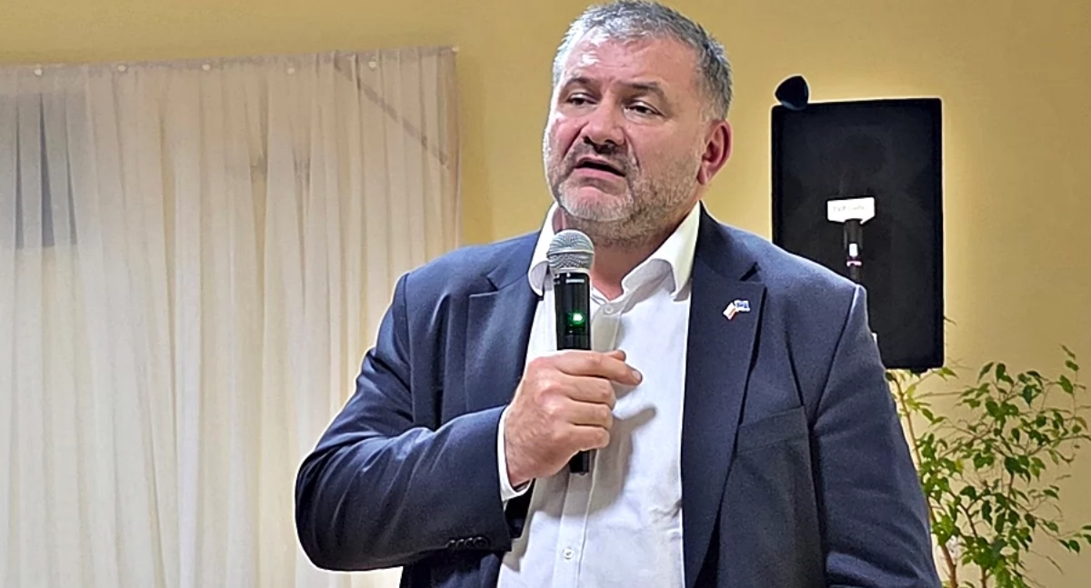 W Wiejskim Domu Kultury w Dachnowie minister Waldemar Żurek spotkał się z mieszkańcami, rozmawiając m.in. o tym, jak naprawić to, co dla Polski, samorządów lokalnych, zwykłych obywateli jest najważniejsze. Sala była wypełniona po brzegi. Fot. zbiory własne