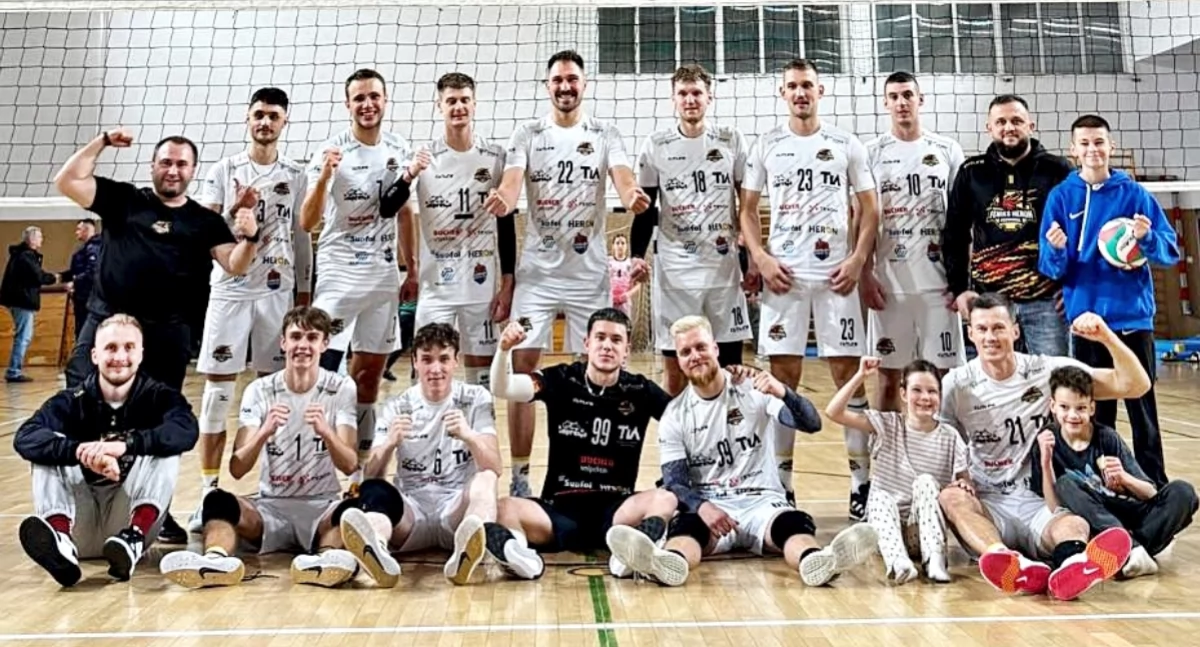 Feniks Heron wygrał po raz ósmy z rzędu i na kolejkę przed końcem został mistrzem I rundy. Fot. zbiory własne
