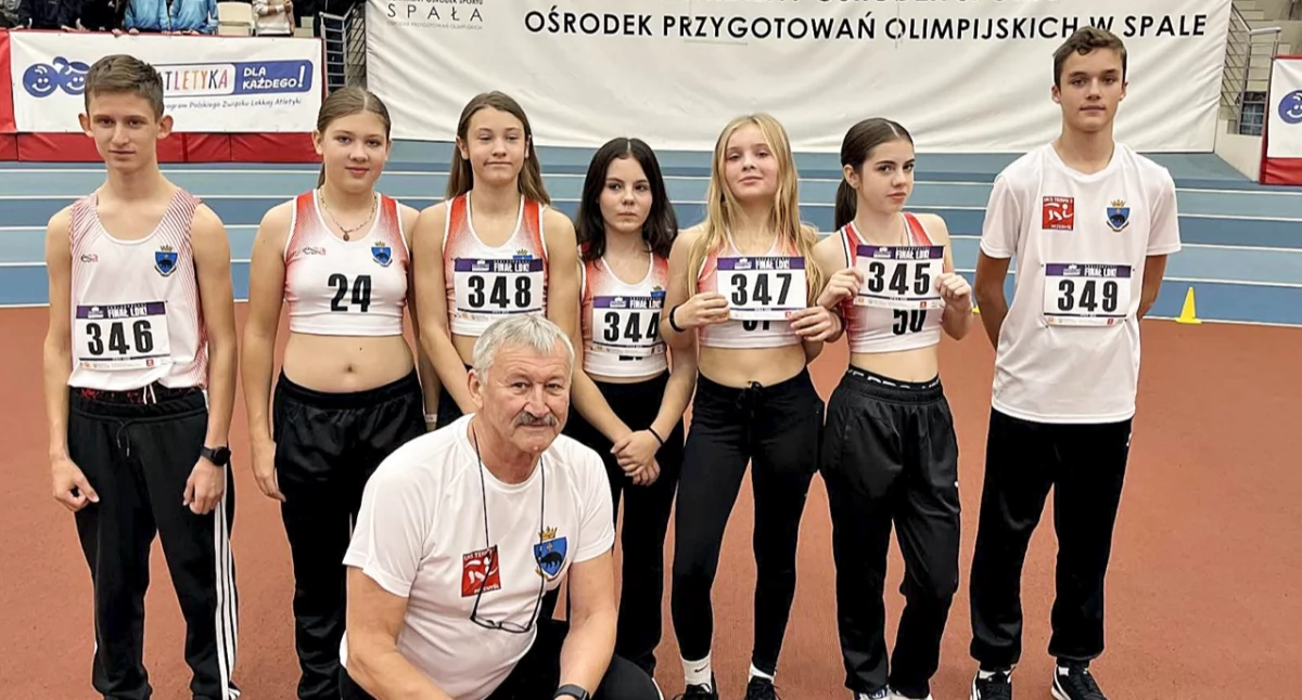 Przemyska reprezentacja podczas zawodów w Spale. Na pierwszym planie prezes UKS „Tempo 5” Krzysztof Sugier. Fot. zbiory własne