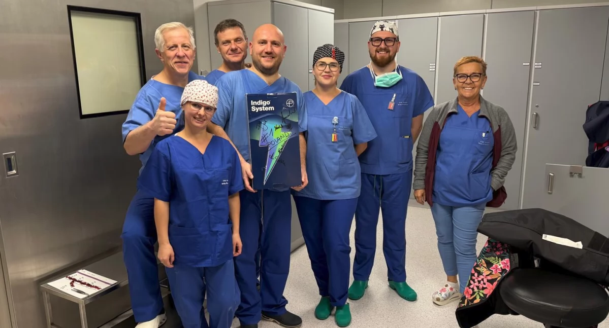 Wprowadzenie do praktyki klinicznej ultranowoczesnego systemu stosowanego w leczeniu zakrzepicy to krok o ogromnym znaczeniu dla przemyskiego szpitala i jednocześnie potwierdzenie wysokiej klasy zespołu oddziału chirurgii naczyniowej, kierowanego przez lek. med. Piotra Stabiszewskiego./ FOT. WSzwP