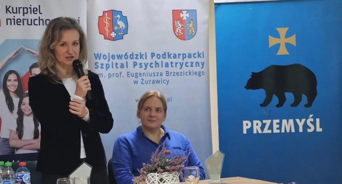 Zaproponowana tematyka wydarzenia była bardzo na czasie i przykuła uwagę słuchaczy. Gros z nich stanowili ci reprezentujący Medyczno-Społeczne Centrum Kształcenia Zawodowego i Ustawicznego i przemyską uczelnię./ FOT. Szpital Psychiatryczny w Żurawicy