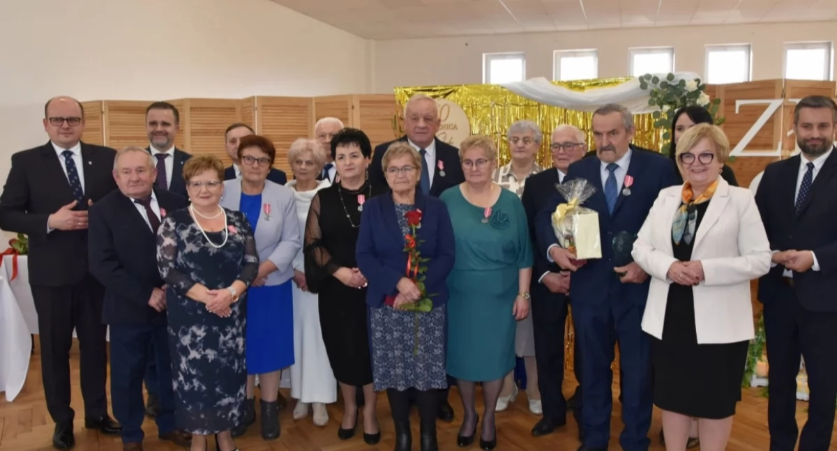 Małżonkowie nie kryli wzruszenia, wielu z nich udzielił się wzruszający nastrój uroczystości./ FOT. UG Gać