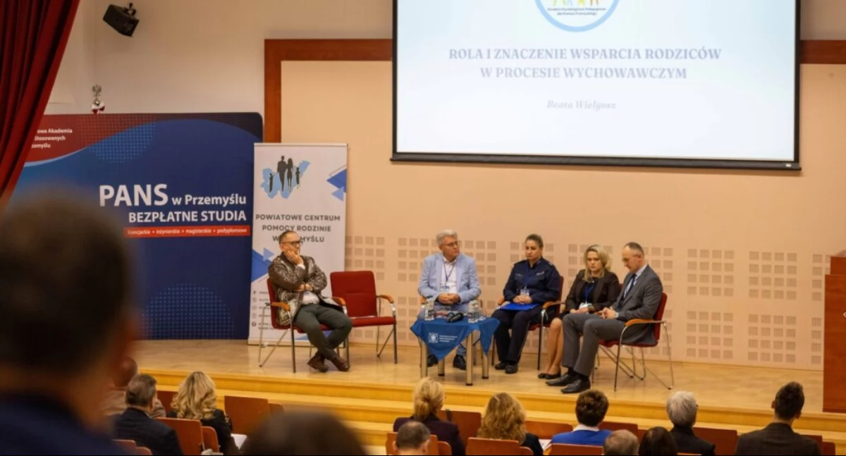 Edukacja, Przemyskie Forum Rodziny Konferencja branżowa Przemyślu - zdjęcie, fotografia