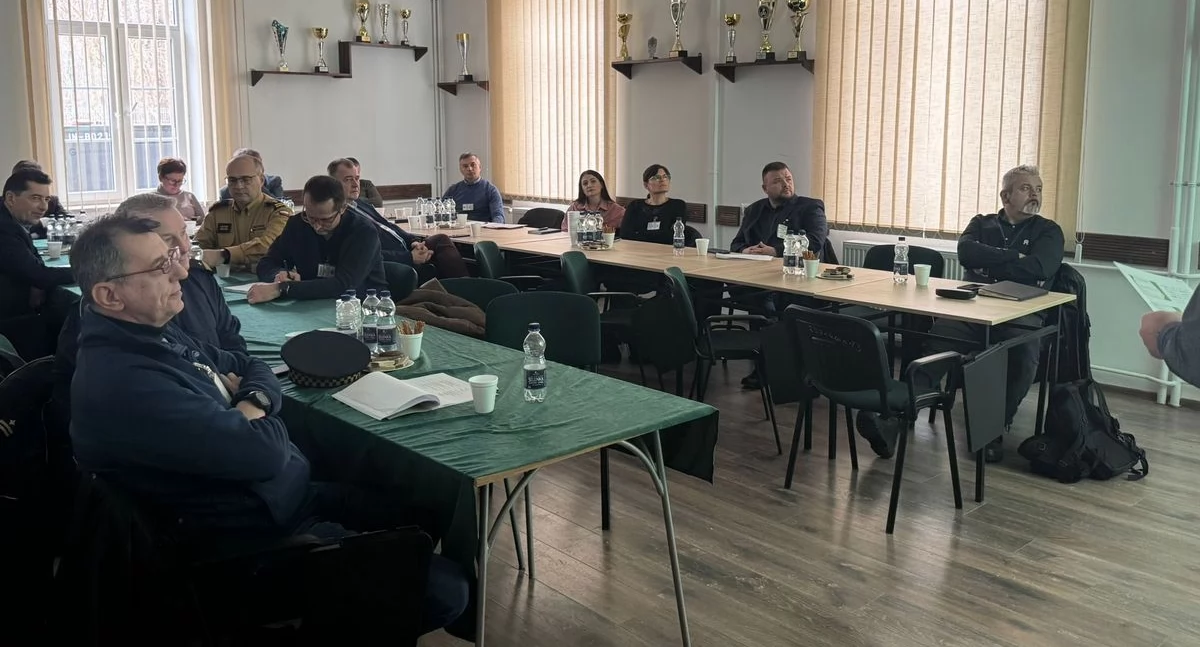 W szkoleniu uczestniczyli przedstawiciele służb mundurowych, w tym: policji, państwowej straży pożarnej, straży miejskiej, Straży Granicznej, a także reprezentanci jednostek samorządu terytorialnego z regionu. Fot. 20. PBOT