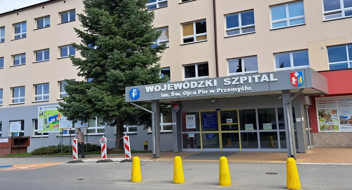 W związku z obserwowanym wzrostem infekcji szpital w Przemyślu zdecydował się wprowadzić ograniczenia w odwiedzinach pacjentów./ FOT. U. Gielo
