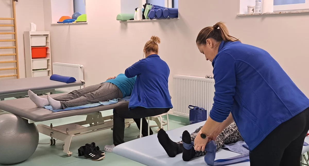 Najwięcej czasu pacjenci Ośrodka Dziennej Rehabilitacji Ogólnoustrojowej w Przemyślu przy ulicy Leszczyńskiego spędzają na salach ćwiczeń, pod okiem wykwalifikowanego personelu./ FOT. U. Gielo
