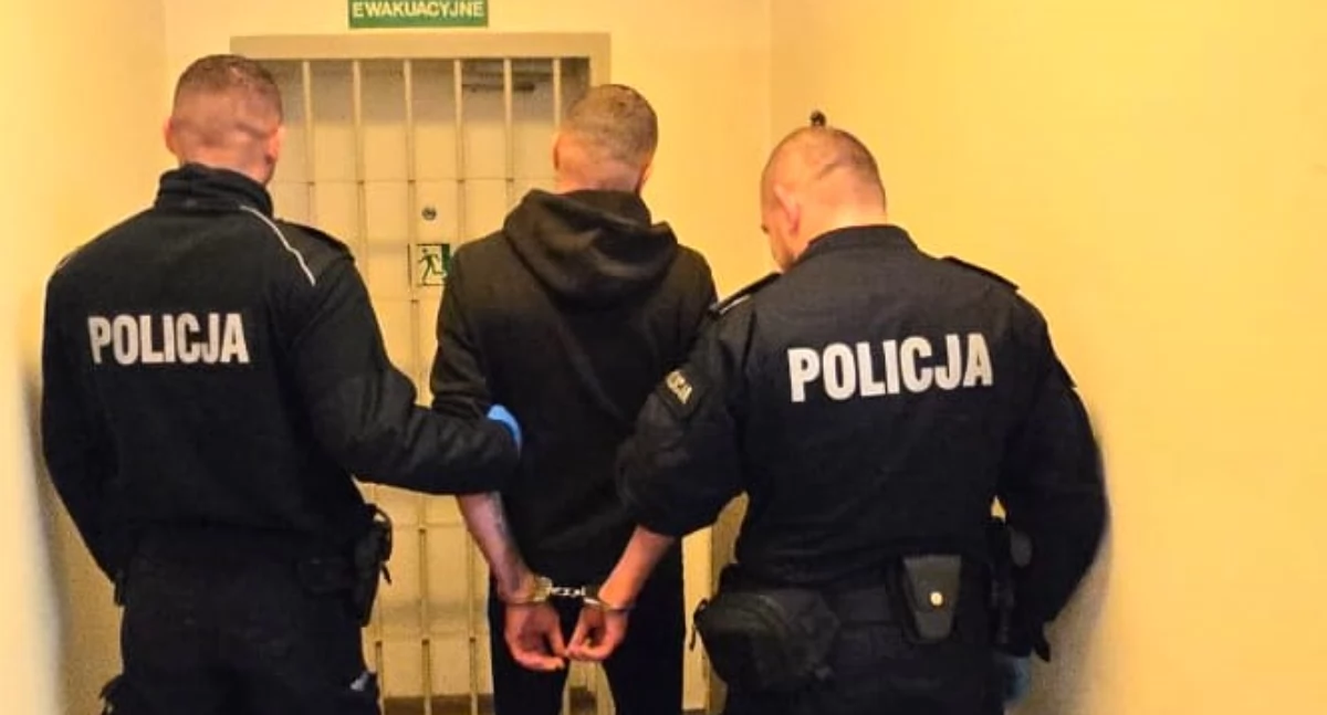 Mężczyzna został zatrzymany przez funkcjonariuszy i doprowadzony do przeworskiej komendy, a następnie umieszczony w policyjnej izbie zatrzymań./ FOT. KPP w Przeworsku