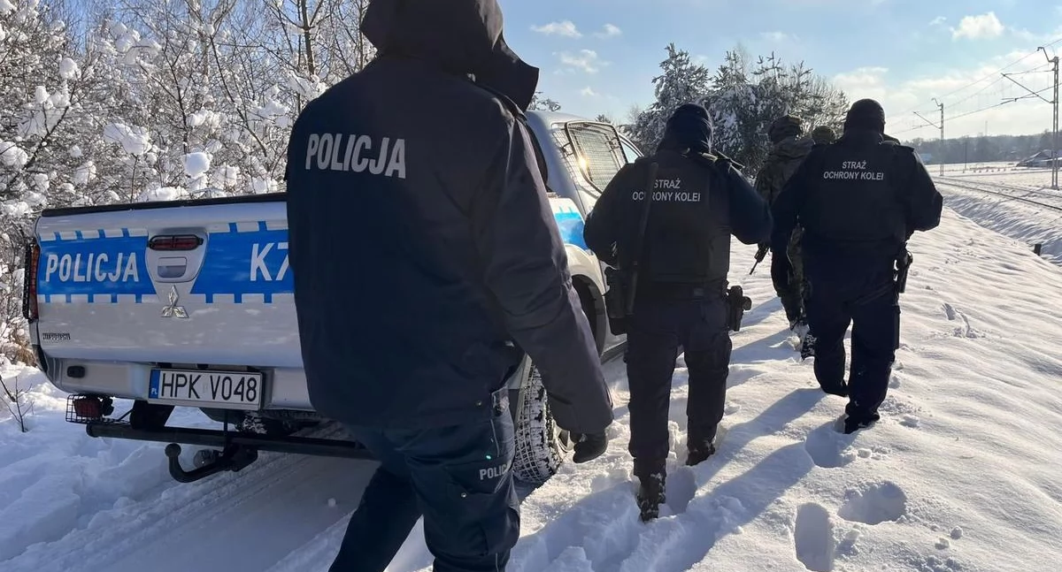 Z chwilą uruchomienia akcji „Tor” doszło do znacznego zacieśnienia współpracy funkcjonariuszy SOK z policją. Fot. KMP Przemyśl